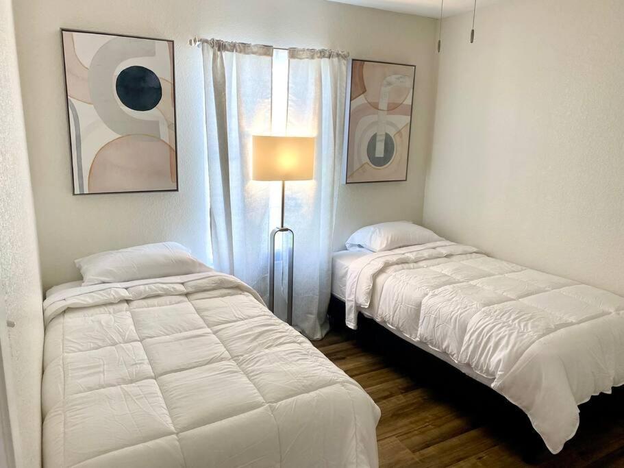 Contemporary 2-Bedroom Rental Unit Eagle Pass Zewnętrze zdjęcie