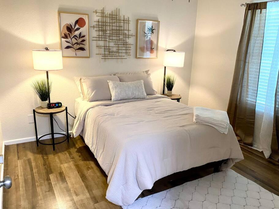 Contemporary 2-Bedroom Rental Unit Eagle Pass Zewnętrze zdjęcie